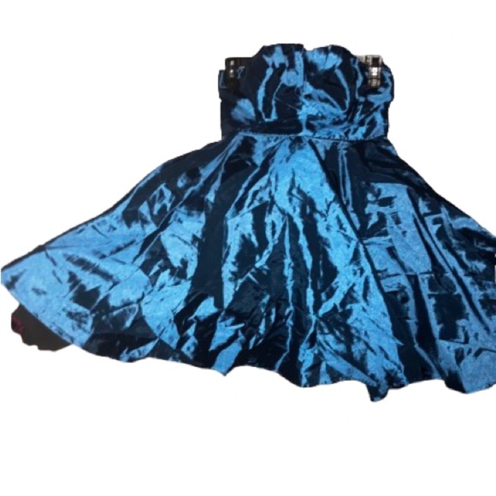 Beautiful and Vibrant Blue Strapless Dress Size 3